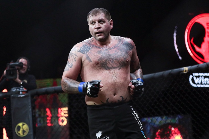 Қынапты үлкен мүшесінің шәуетімен толтырды