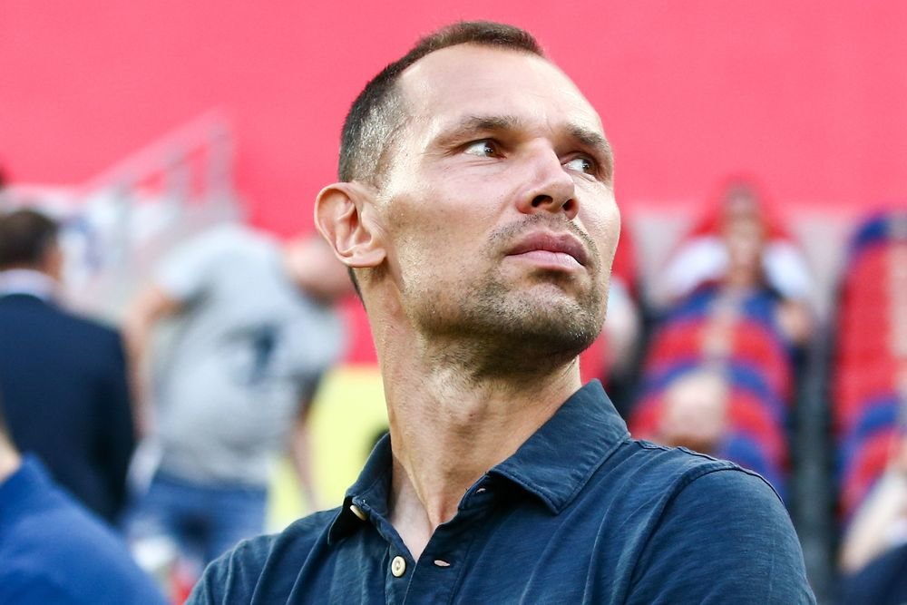 Главный тренер родины. Игнашевич тренер балтики. Балтика тренер игнашевич. Балтика тренер игнашевич. Балтика тренер игнашевич.