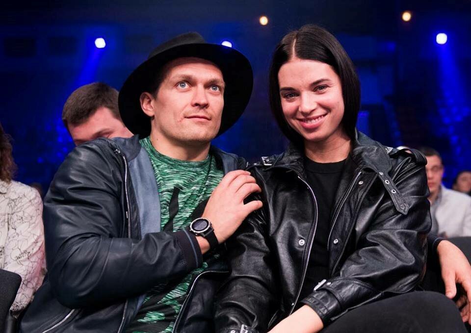 Красота дня: любовь всей жизнь Усика — обворожительная Екатерина