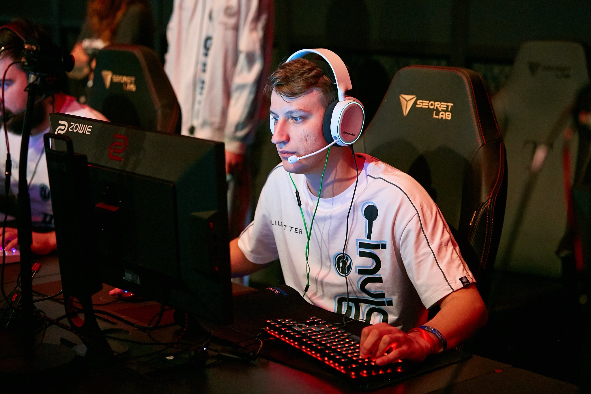 Nick jr логотип. Jr go. Furia игроки. Игрок нави джуниор бит. Jr go.