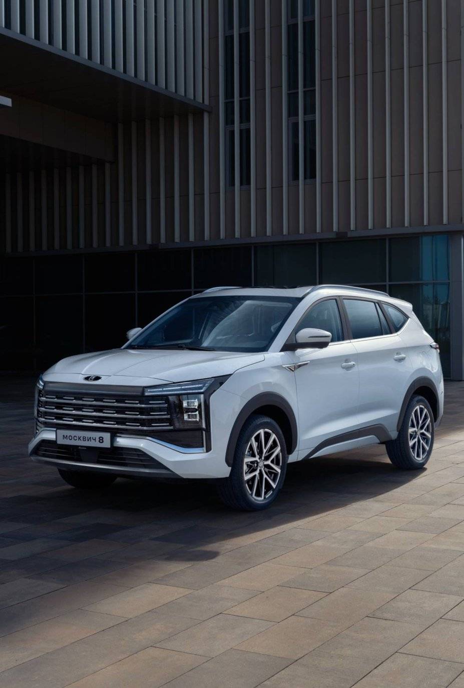 Практичный семиместный кроссовер Москвич 8