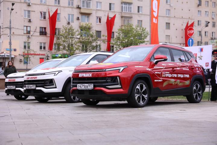 Moskvich stanovitsya avtomobilnym partnerom avtoprobega Goroda-geroi goroda geroev