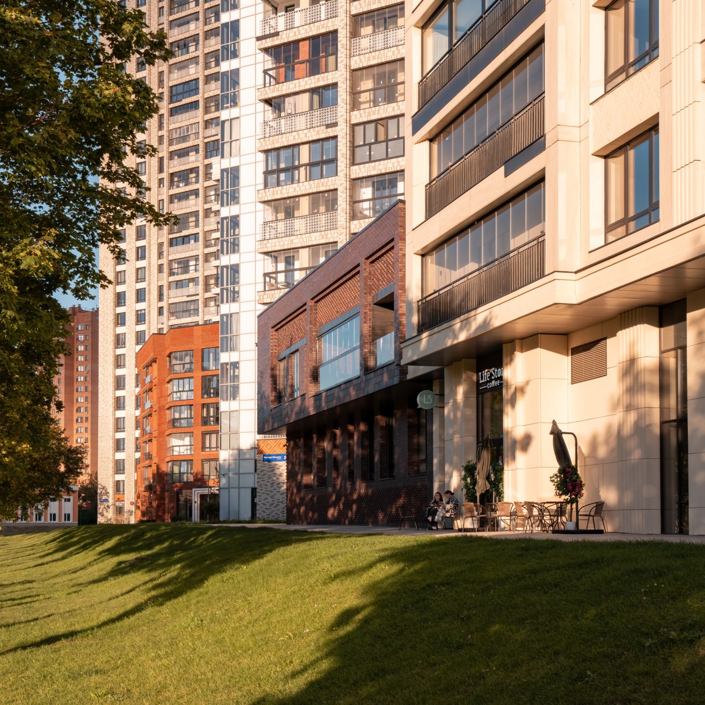 Кафе и рестораны внутри квартала Кафе и рестораны внутри квартала