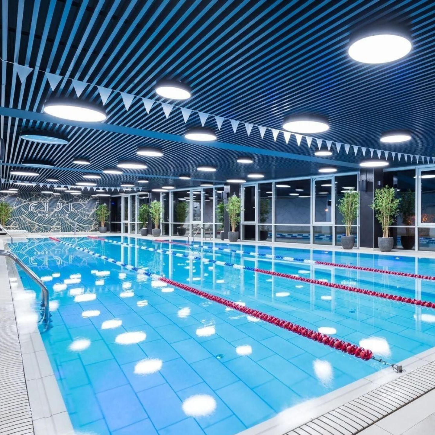 Фитнес с бассейном в доме Фитнес с бассейном в доме