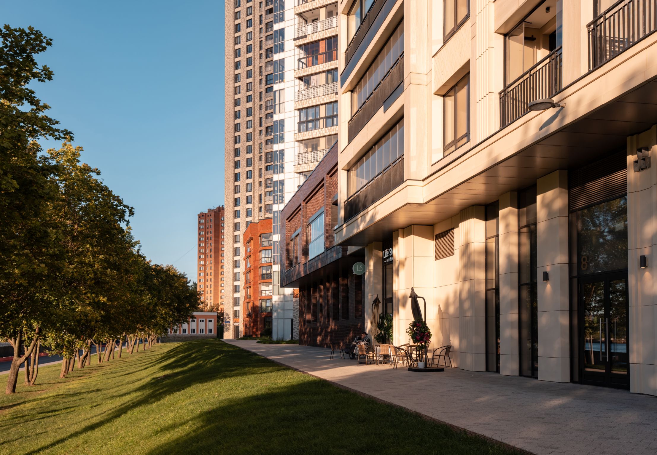 Магазины и сервисы на территории квартала