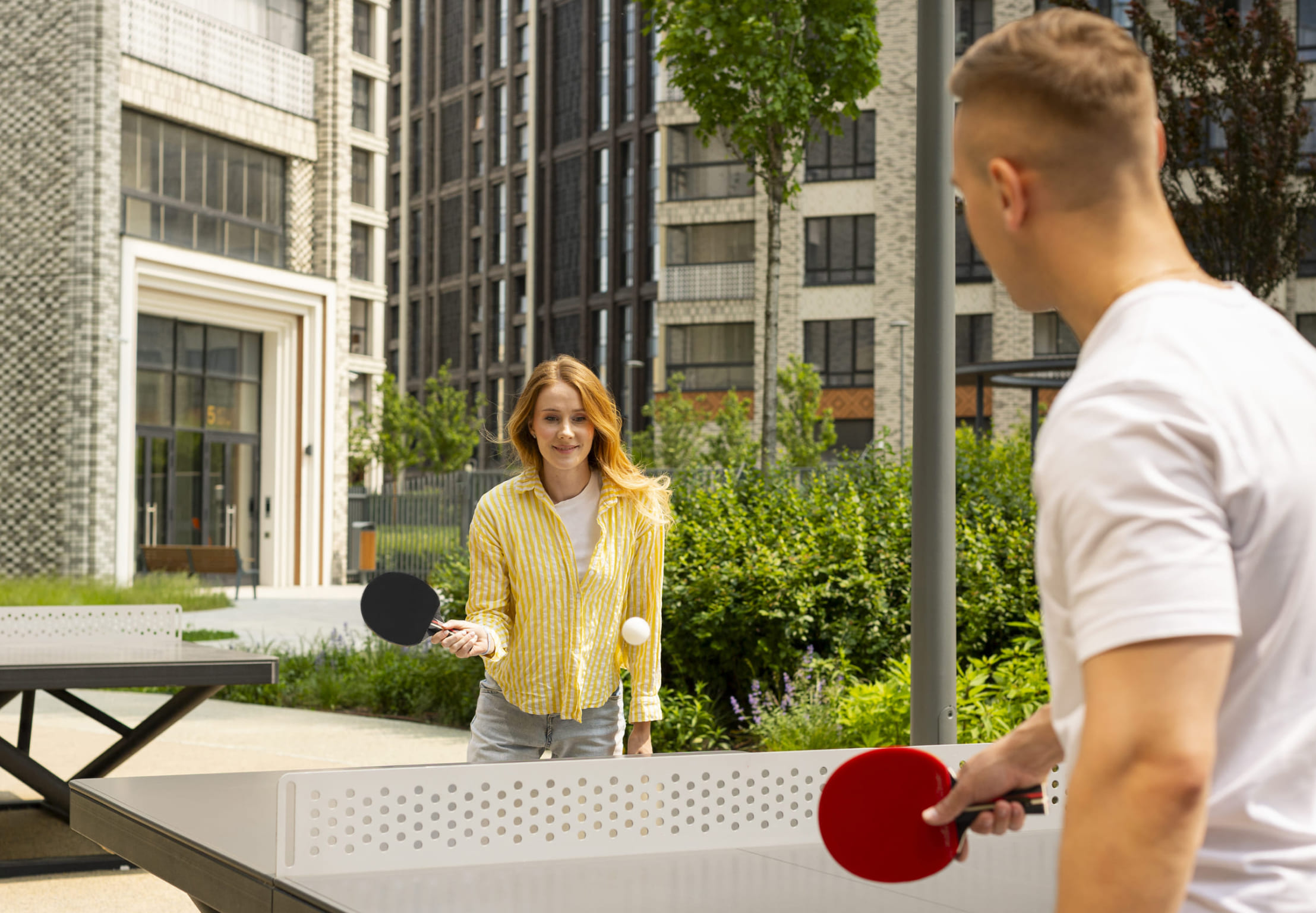 Настольный теннис во дворе