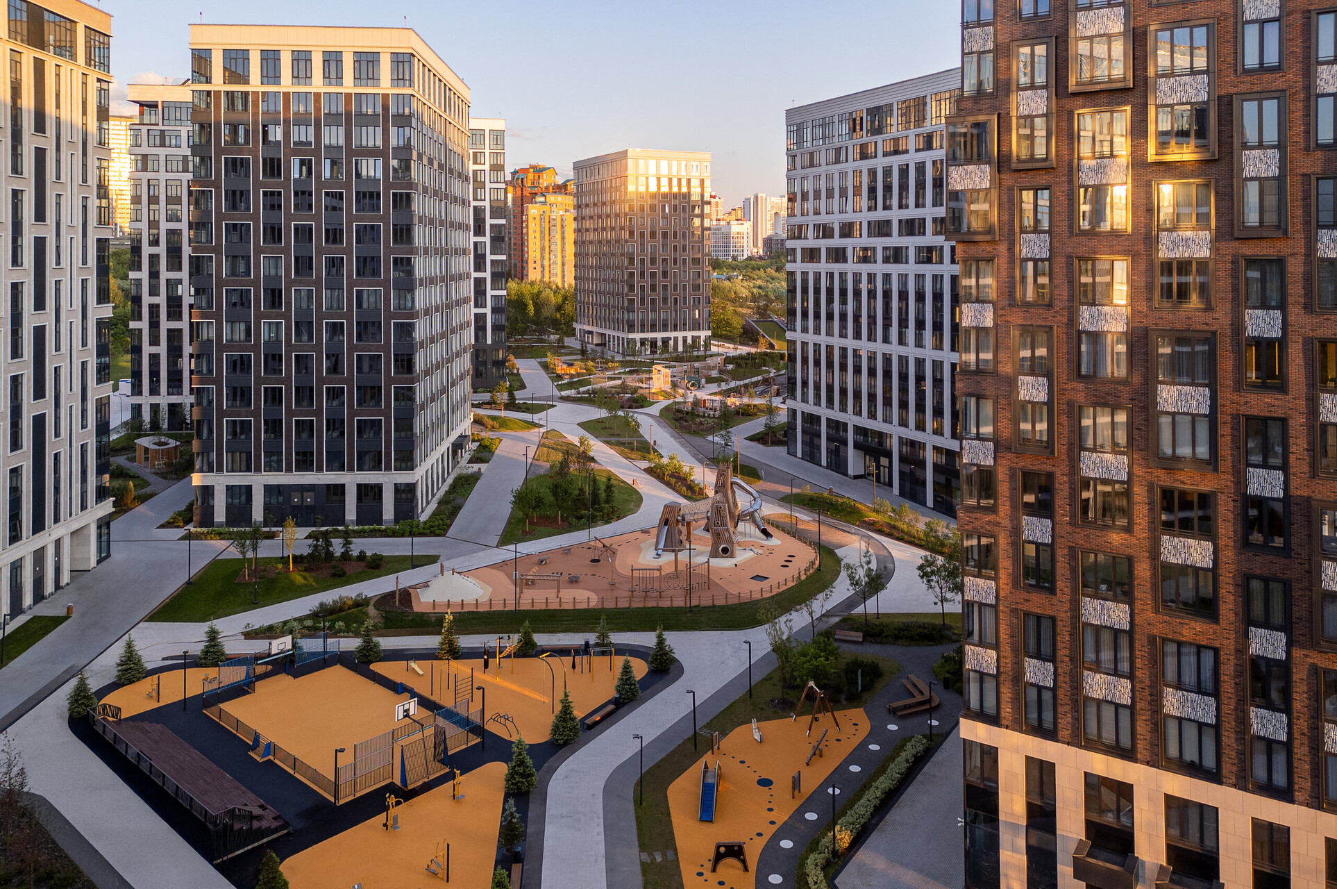 Безопасный закрытый парк для жителей