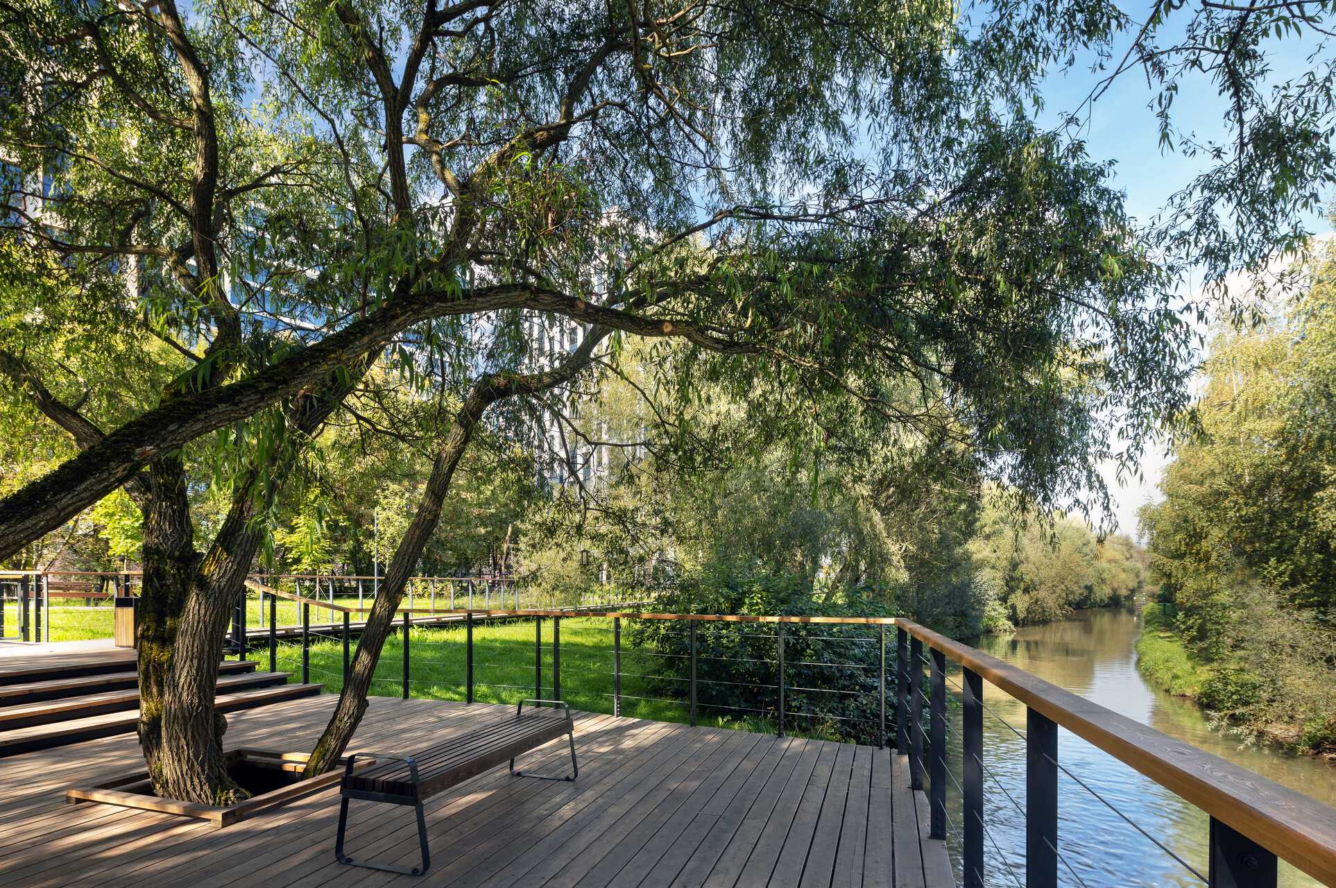 Благоустроенная набережная 2 км