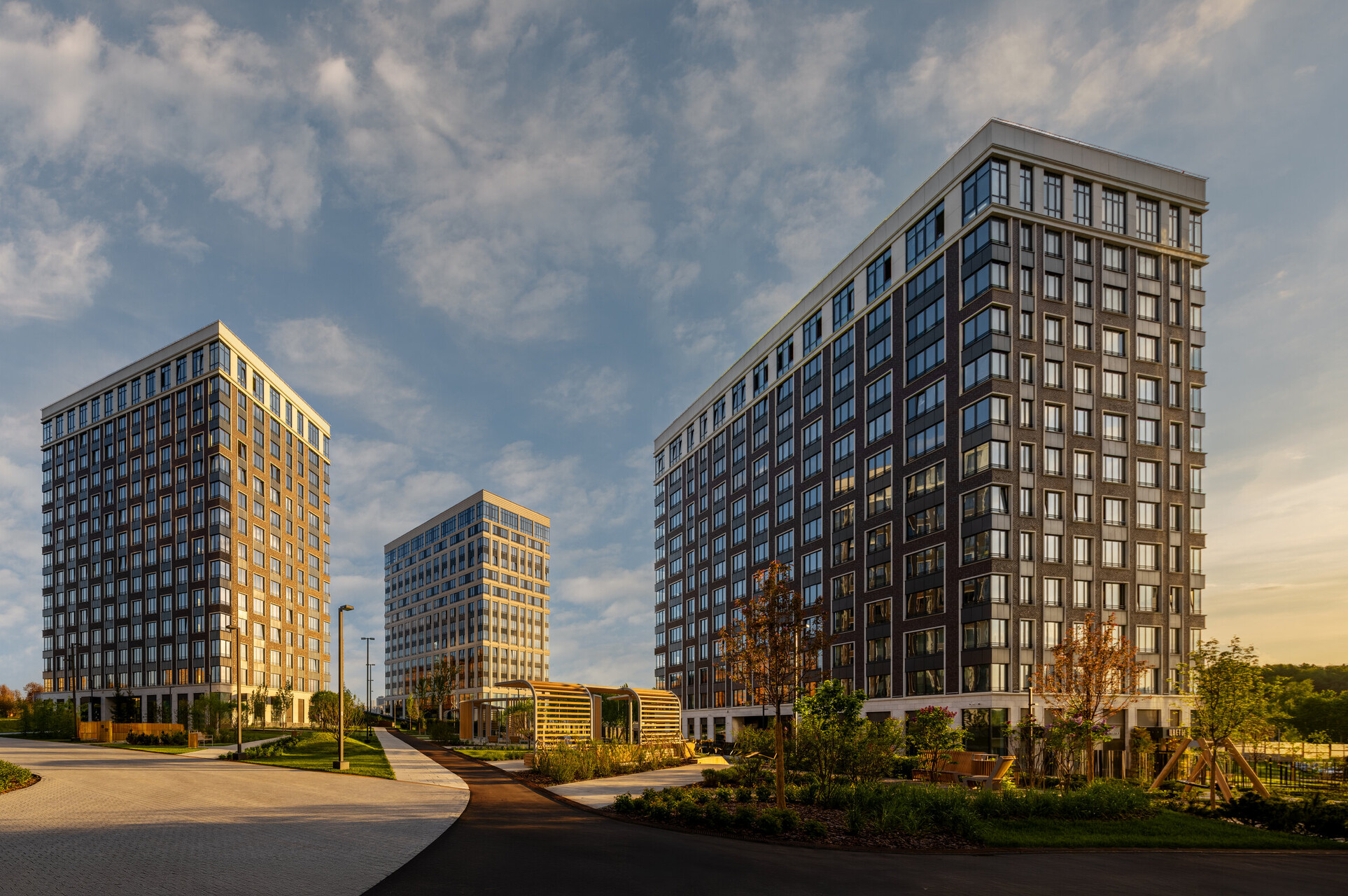 Свой безопасный закрытый парк 16 га для прогулок и игр