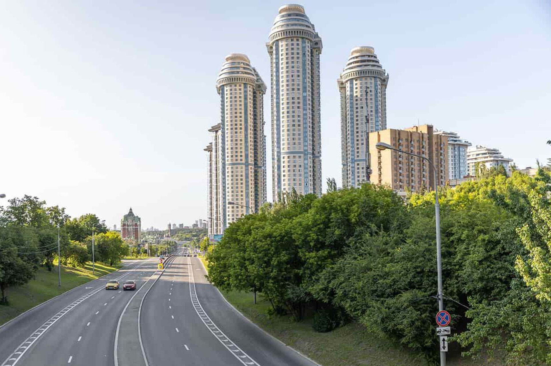 Архитектура и статус посольств формируют уникальное окружение