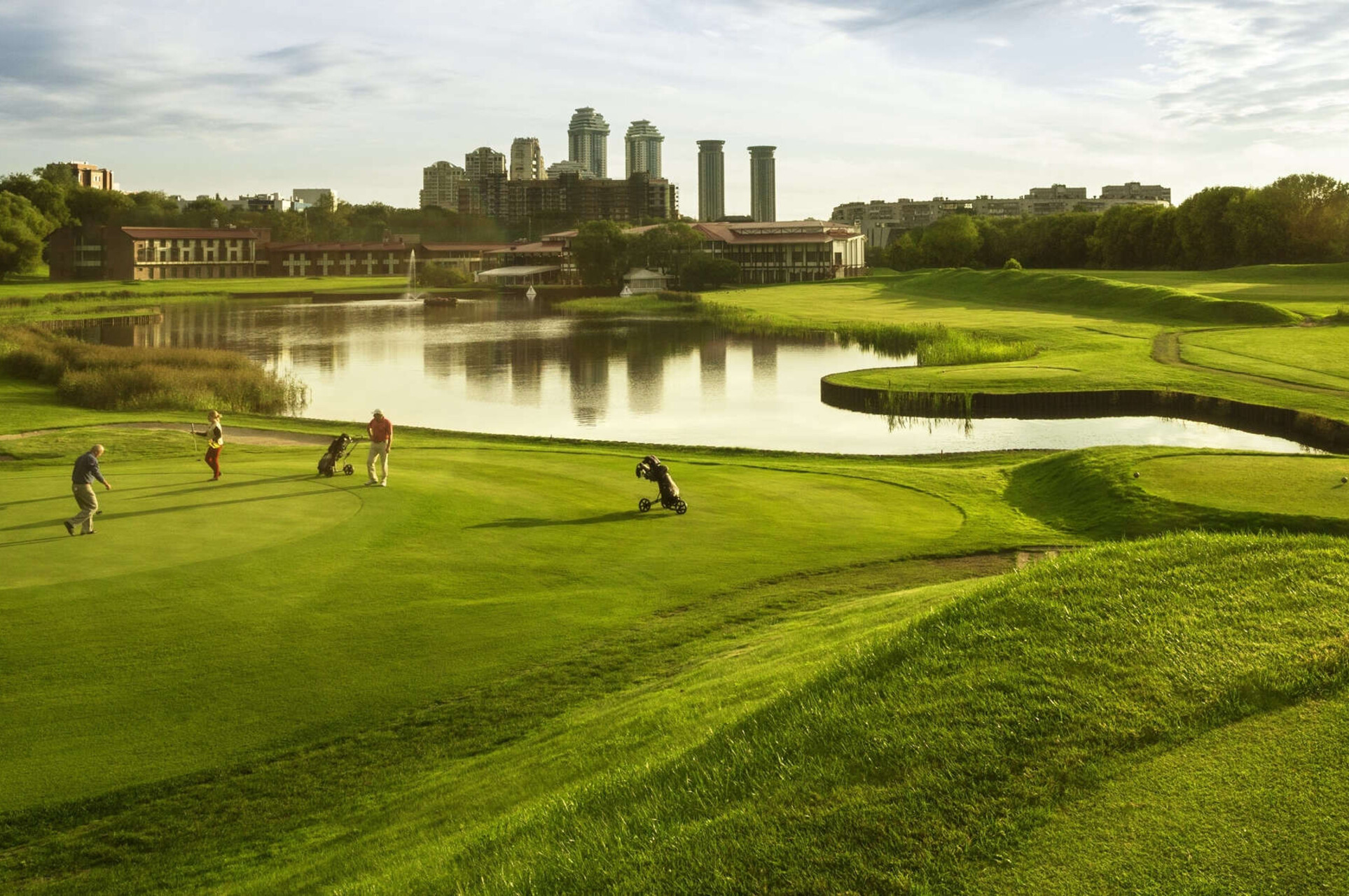 Гольф, отдых и природа в черте Москвы