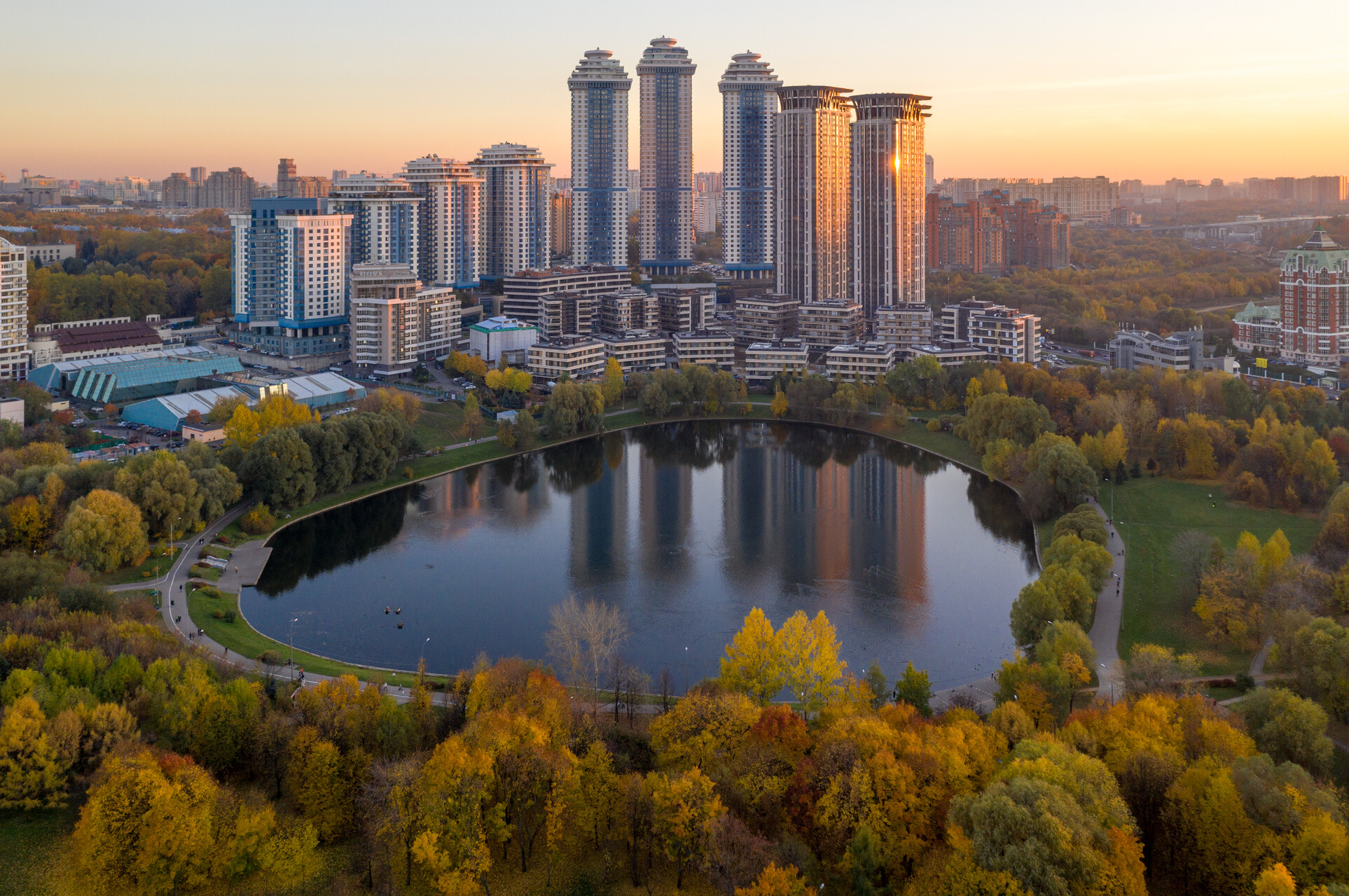 Уютный пруд в 700 метрах от дома — место тишины и покоя