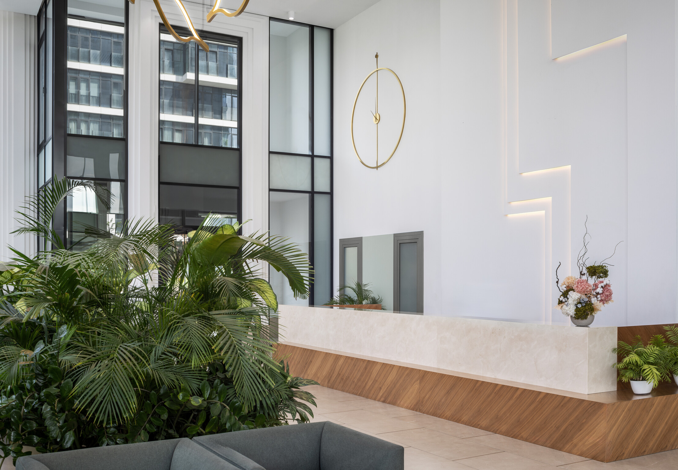 Два центральных лобби