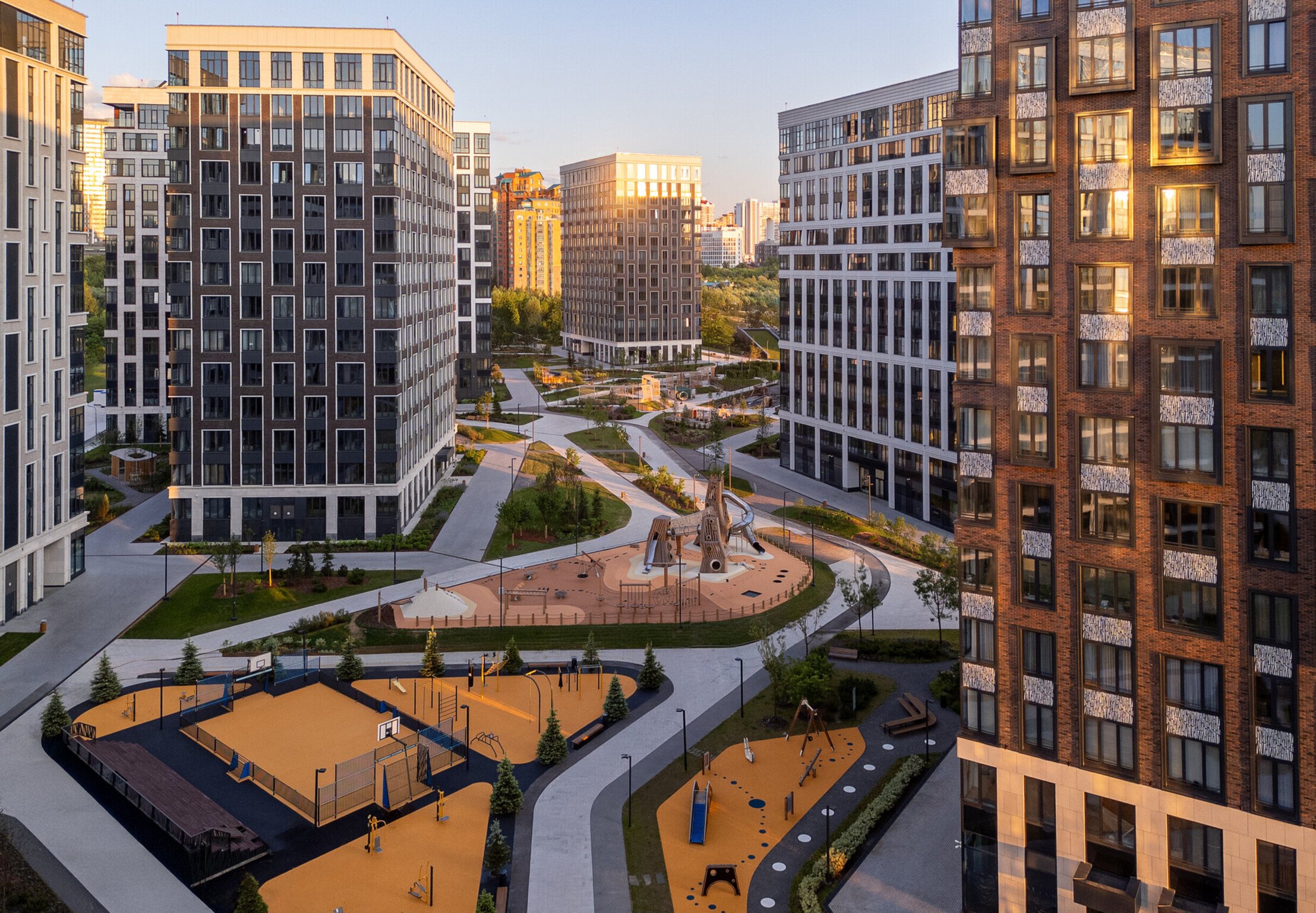 Безопасный закрытый парк для жителей