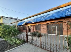 2-к кв. Ростовская область, Гуково ул. Фрунзе, 75 (50.0 м²) - Фрунзе. Гуково - фото 1