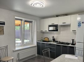 2-к кв. Волгоградская область, Котельниково ул. Паршикова, 1/1 (50.0 м²) - . Котельниково - фото 1