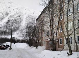 2-к кв. Мурманская область, Кировск ул. Кирова, 42 (43.0 м²) - Кирова (ГСК N 740 тер.). Кировск - фото 1