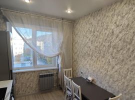 3-к кв. Мурманская область, Кировск Олимпийская ул., 27 (70.0 м²) - Олимпийская. Кировск - фото 1