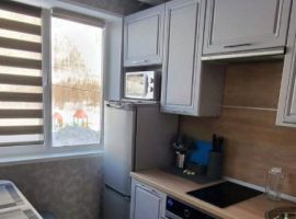2-к кв. Мурманская область, Кировск ул. Кирова, 54 (48.0 м²) - Кирова (ГСК N 740 тер.). Кировск - фото 1