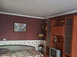 2-к кв. Ленинградская область, Луга просп. Кирова, 23 (42.0 м²) - Кирова (ГСК N 740 тер.). Луга - фото 1