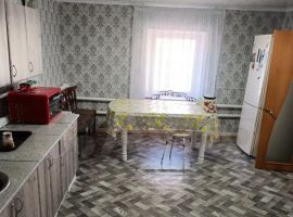 Дом 60 м² на участке 4 сот. - Александра Матросова (ГСК 766 тер.). Соль-Илецк - фото 1
