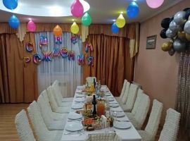 Дом в Омская область, Омск ул. 9-я Любинская, 98 (300 м²) - . Омск - фото 1