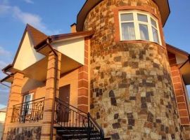 Дом в Алтайский край, Белокуриха Сиреневый пер., 3 (200 м²) - Сиреневый. Белокуриха - фото 0