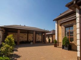 Дом в Краснодарский край, Краснодар Сады Калинина мкр, ул. Троицкая, 139 (250 м²) - Троицкая. Краснодар - фото 2