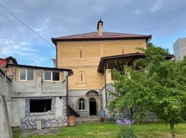 Дом в Ставропольский край, Кисловодск Набережная ул., 41 (450 м²) - Набережная (Орлов Овраг тер.). Кисловодск - фото 1