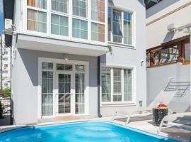 Дом в Краснодарский край, Геленджик ул. Рыбникова, 26А (240 м²) - . Геленджик - фото 1