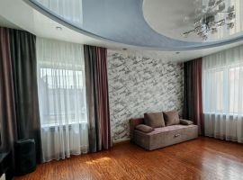 Дом в Сахалинская область, Южно-Сахалинск Почтовая ул., 49 (170 м²) - . Южно-Сахалинск - фото 1