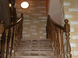 Дом в Кемеровская область, Таштагольский район, Шерегешское городское поселение, Шерегеш пгт ул. Юбилейная, 2Б (170 м²) - Юбилейная.  - фото 1
