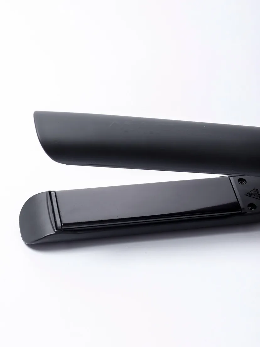 Выпрямитель (утюжок) для волос M.A.C STYLER MC-5576, Черный