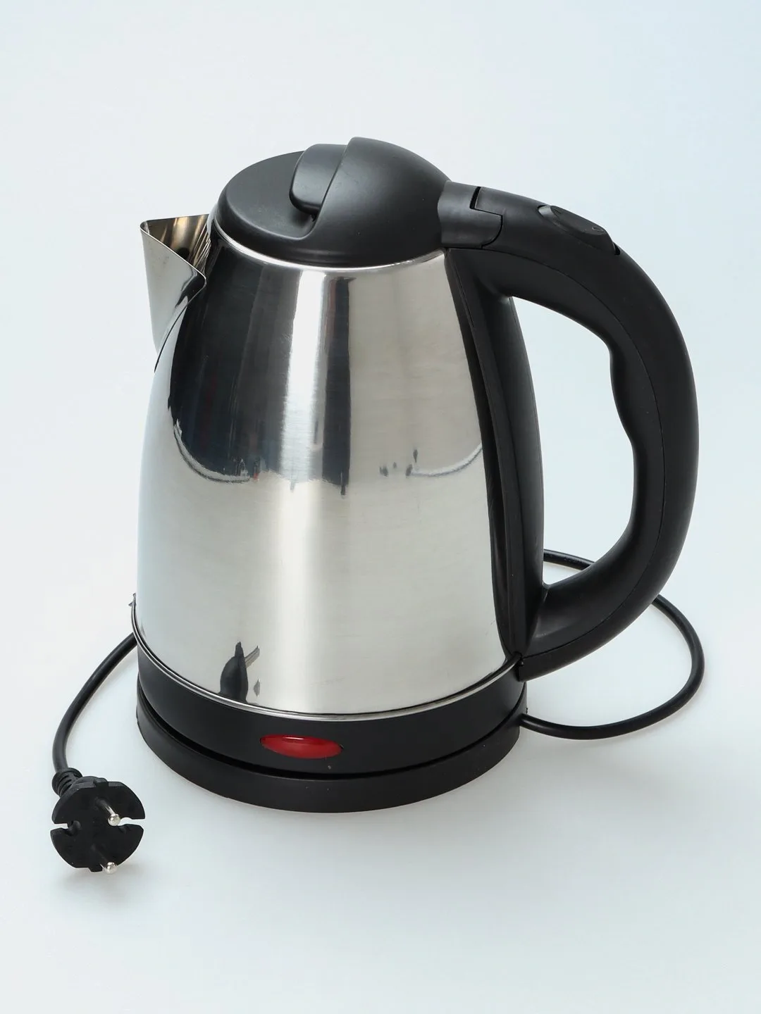 Elektr choynak BQ BQ-KT1824S, 2.2 L, 1500 Vt, kumushrang