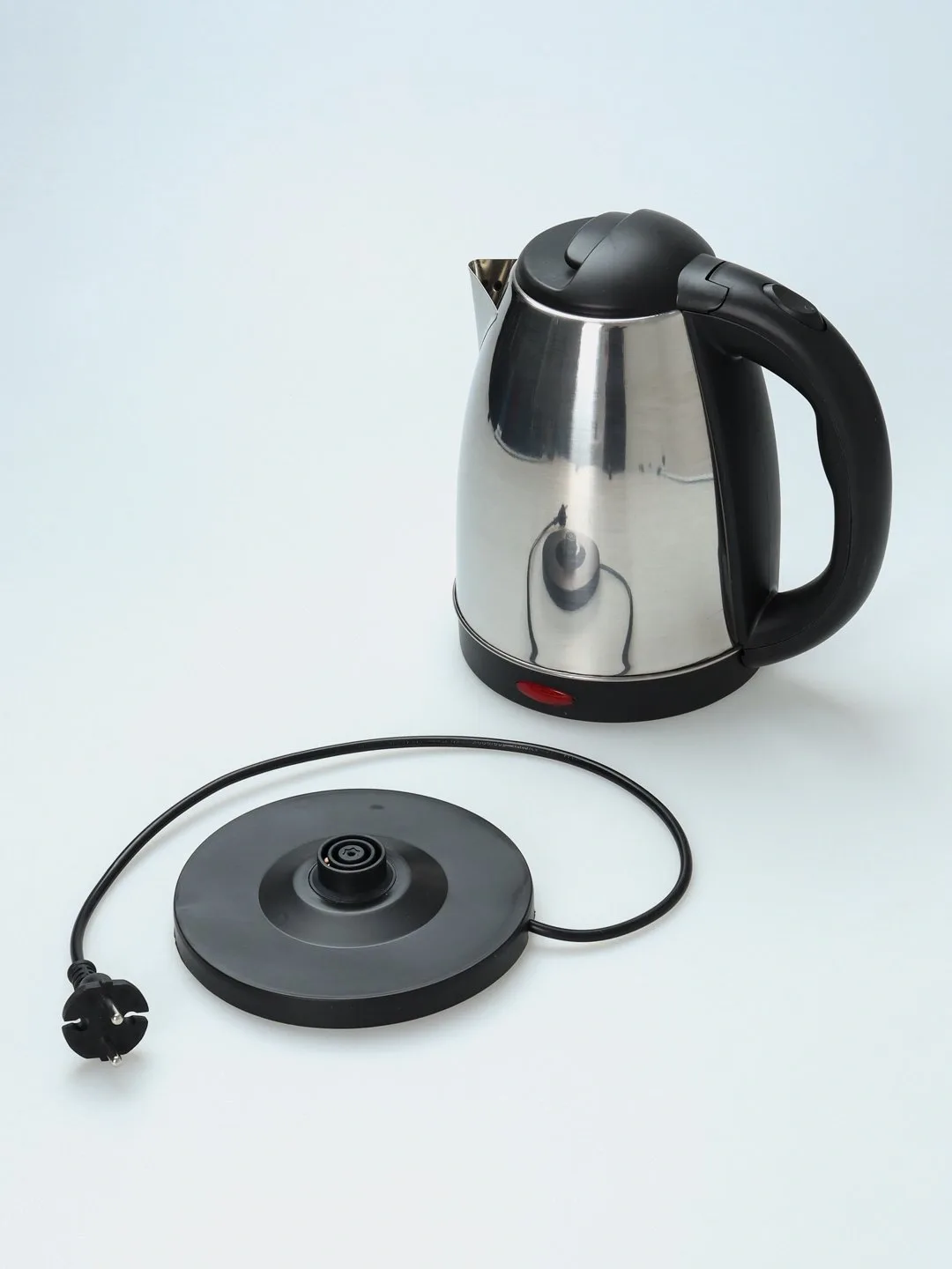 Elektr choynak BQ BQ-KT1824S, 2.2 L, 1500 Vt, kumushrang