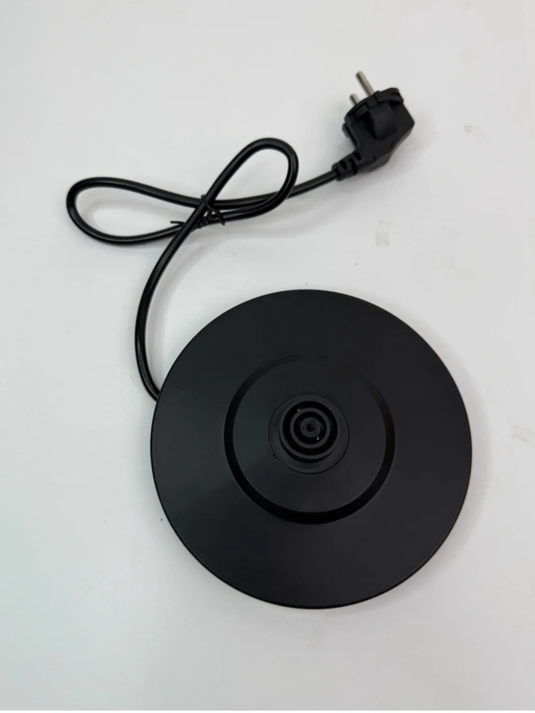 Shisha elektr choynak Bosch BQ-CM3004, 1.8 L, 2000 Vt, qora