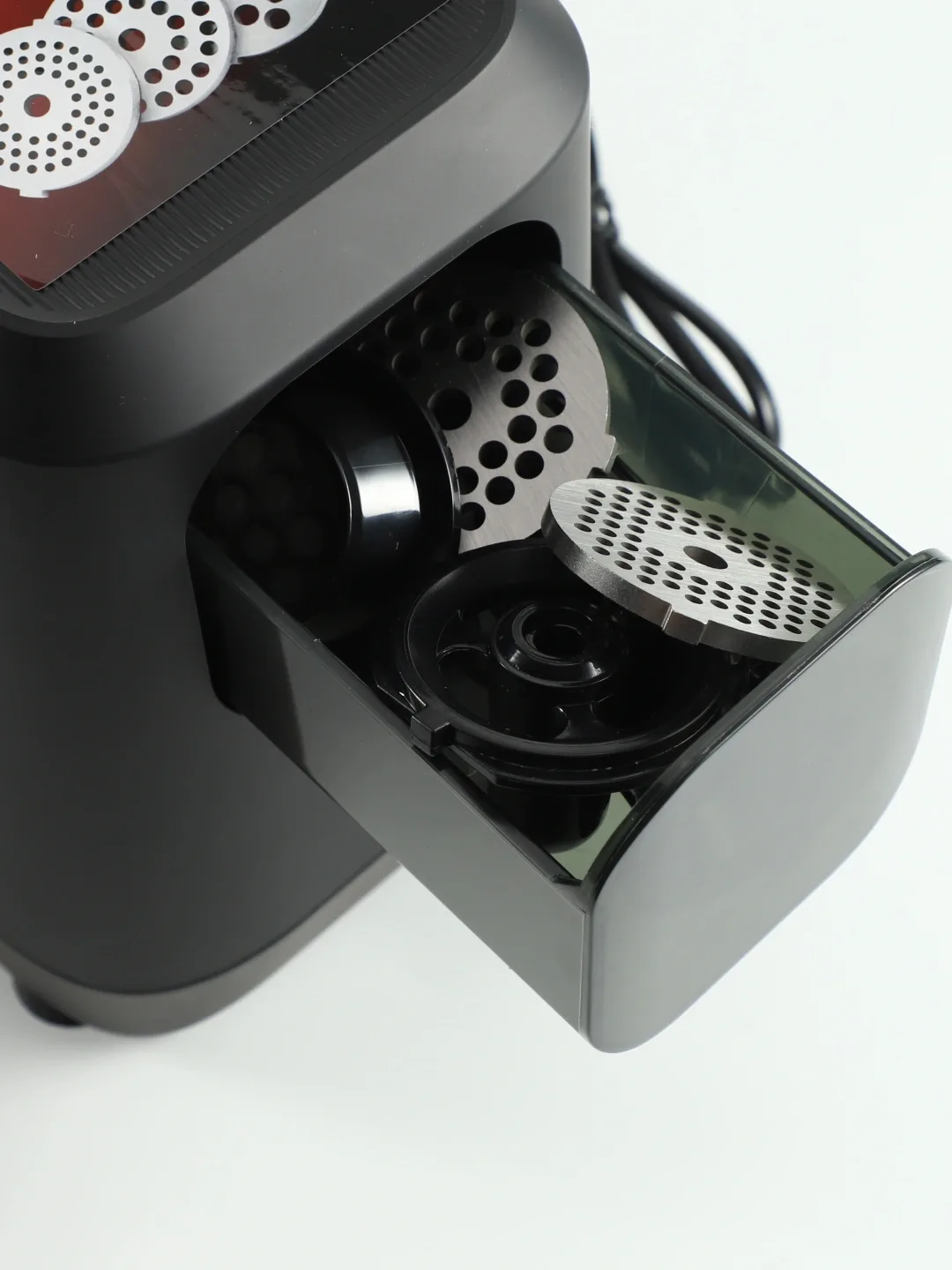 Elektr go'shtqiymalagich Shivaki SH-MG-2125, qora