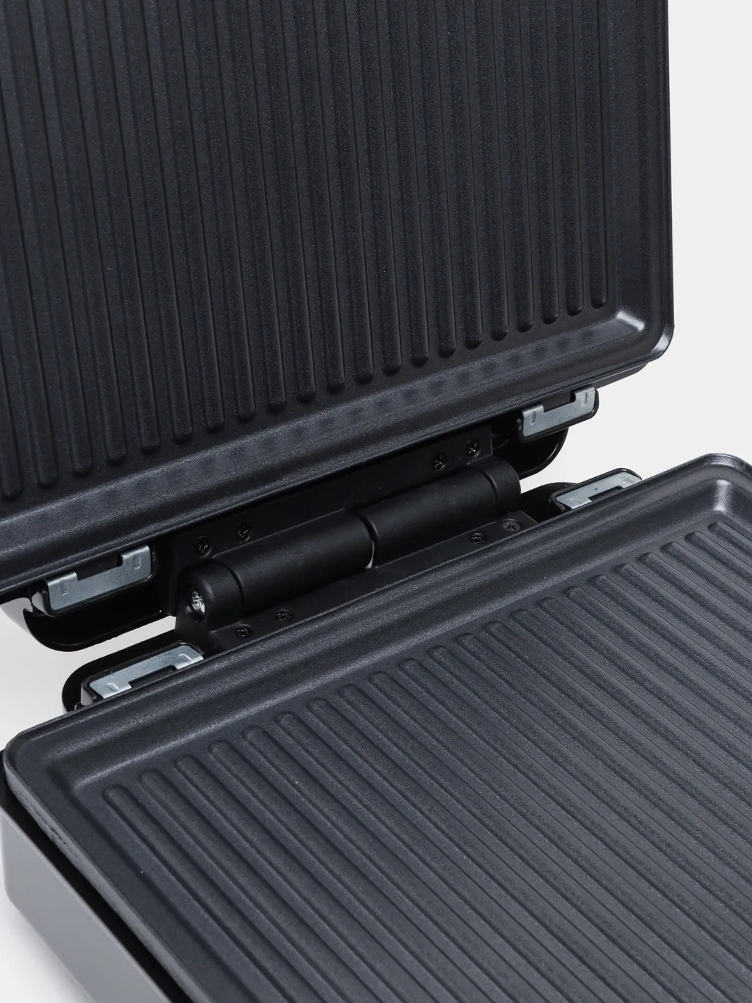 Sendvich va vafli pishirgich Sonifer SF-6143, qora