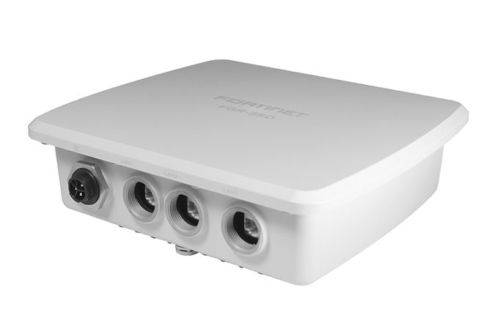 Межсетевой экран Fortinet FortiGateRugged-35D Ruggedized, IP67 rating for outdoor environment, 3 x GE RJ45 Switch ports. Max managed FortiAPs (Total / Tunnel) 2 / 2. FGR-35D FGR-35D
