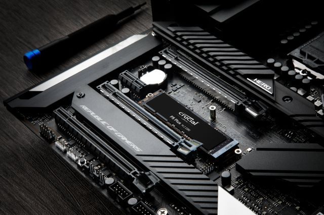 Твердотельный накопитель Crucial PCI-E x4 2Tb CT2000P5PSSD8 P5 Plus M.2 2280 CT2000P5PSSD8 CT2000P5PSSD8