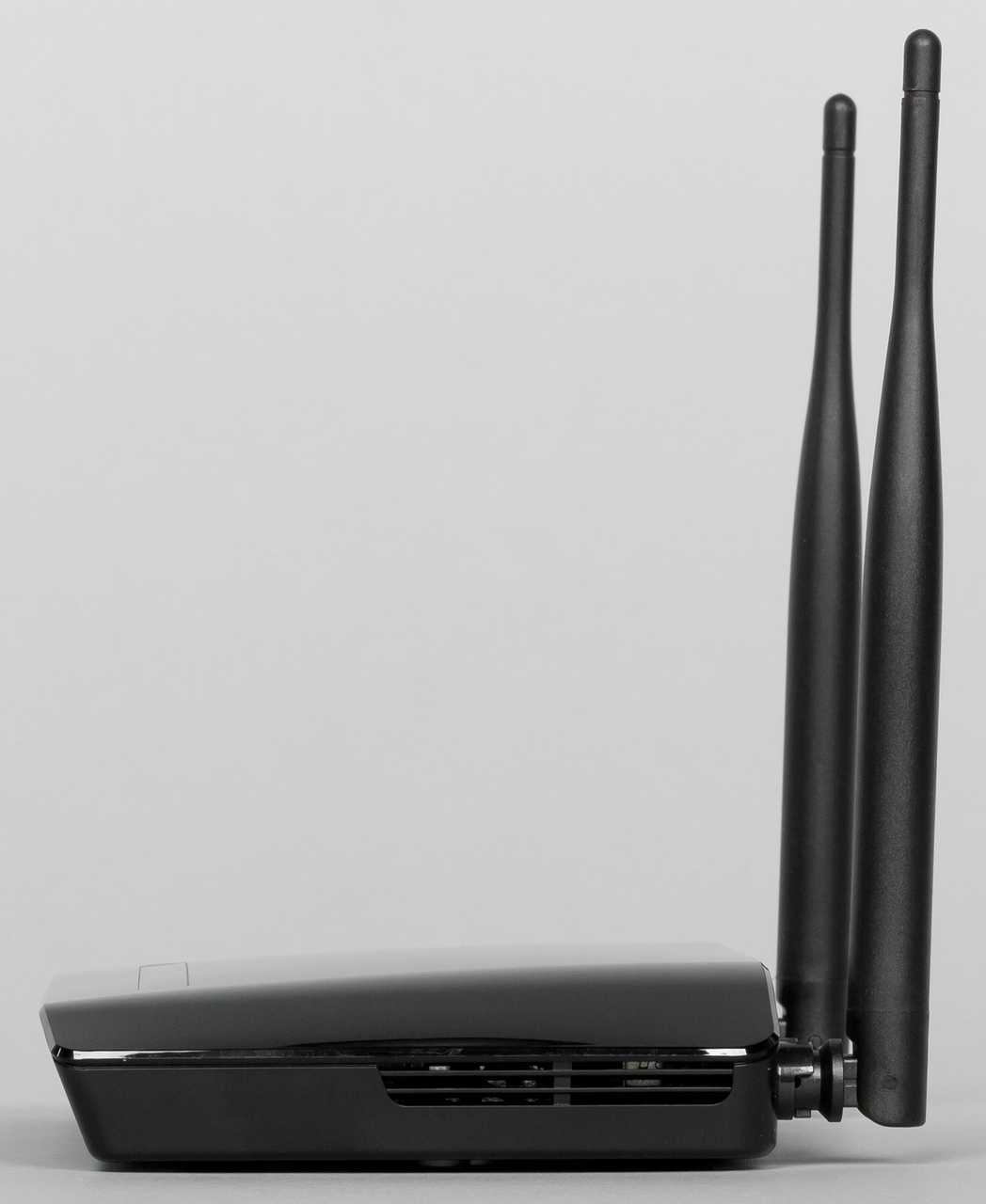 Интернет-шлюз D-link точкой доступа 802.11n, 4-ports 10/100 Base-TX (DIR-615S/БУ) DIR-615S/БУ