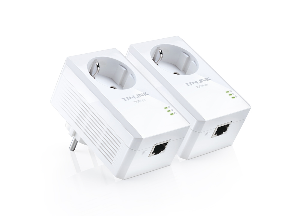 Адаптер TP-Link AV200 со встр электророзеткой, 200 Мбит/с Powerline, 100 Мбит/с Ethernet, HomePlug AV, 2 устр в комп TL-PA2010PKIT TL-PA2010PKIT