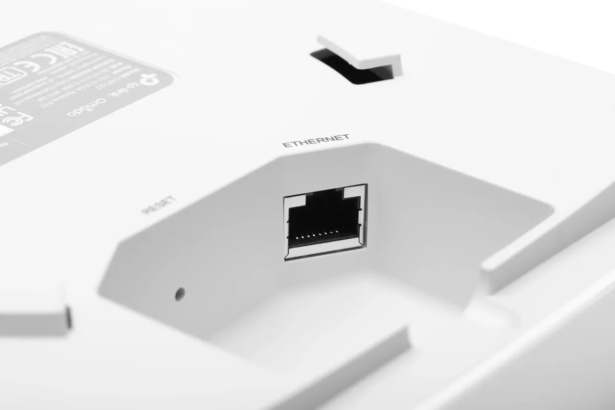 Точка доступа TP-Link EAP223 потолочная Wi-Fi AC1350, до 450 Мбит/с на 2,4 ГГц + до 867 Мбит/с на 5 ГГц  EAP223 EAP223
