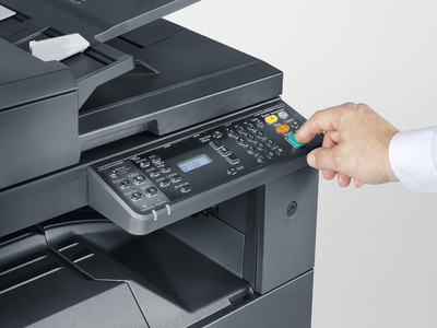 МФУ Kyocera TASKalfa 2200 A3, 22/8 ppm A4/A3, 600 dpi, 256 Mb, USB 2.0, б/крышки, стартовый тонер 3000 стр. 1102NN3NL0 1102NN3NL0