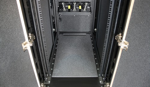 Шкаф APC защищенный звукоизолированный NetShelter CX 38U («компактный серверный зал»), международная версия AR4038IA AR4038IA #1