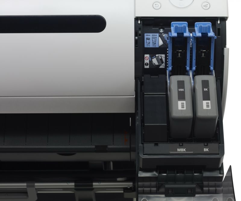 Плоттер Canon iPF680 24"/610mm, 5 colors(макс.объём-300мл), 2400x1200dpi, 256Mb, HP-GL/2, полистовая подача, верхняя загрузка рулона, USB/LAN 8964B003 8964B003