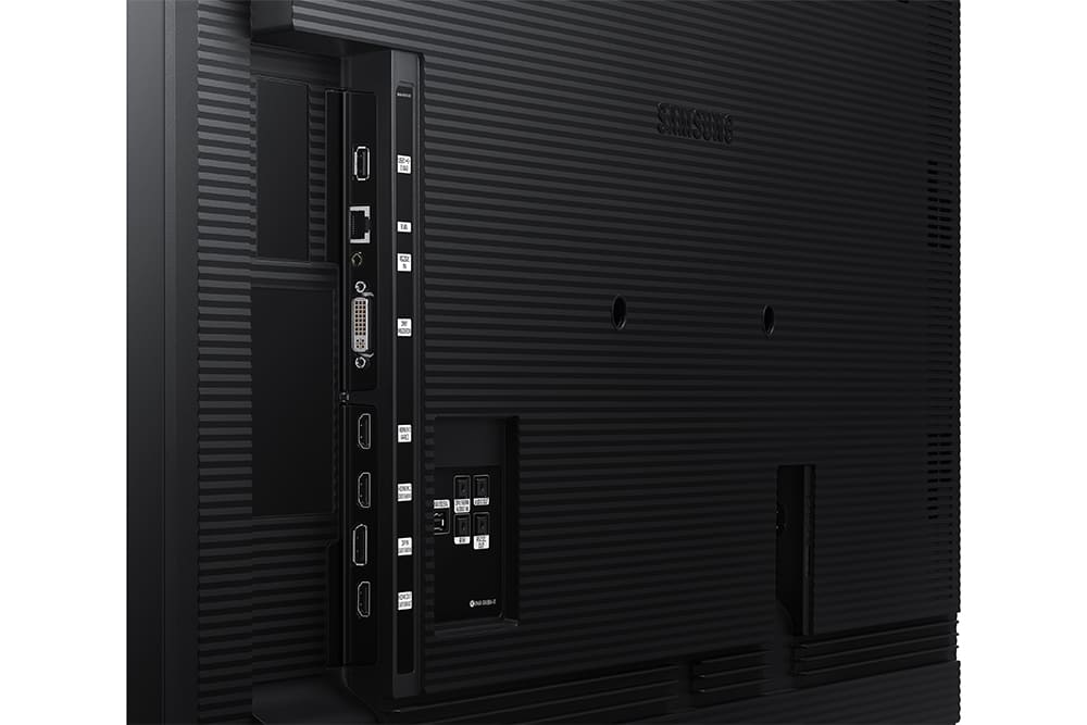 Профессиональная панель Samsung QH55R 3840х2160,4000:1,700кд/м2, проходной HDMI,Tizen 4.0 LH55QHREBGCXCI LH55QHREBGCXCI