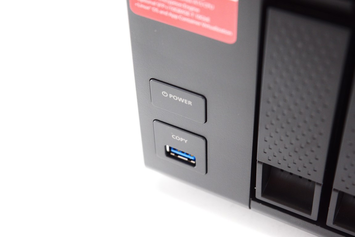 Сетевой RAID-накопитель QNAP 5 отсеков для HDD. Четырехъядерный Labs Alpine AL-314 4-core 1,4 ГГц TS-531P-8G TS-531P-8G