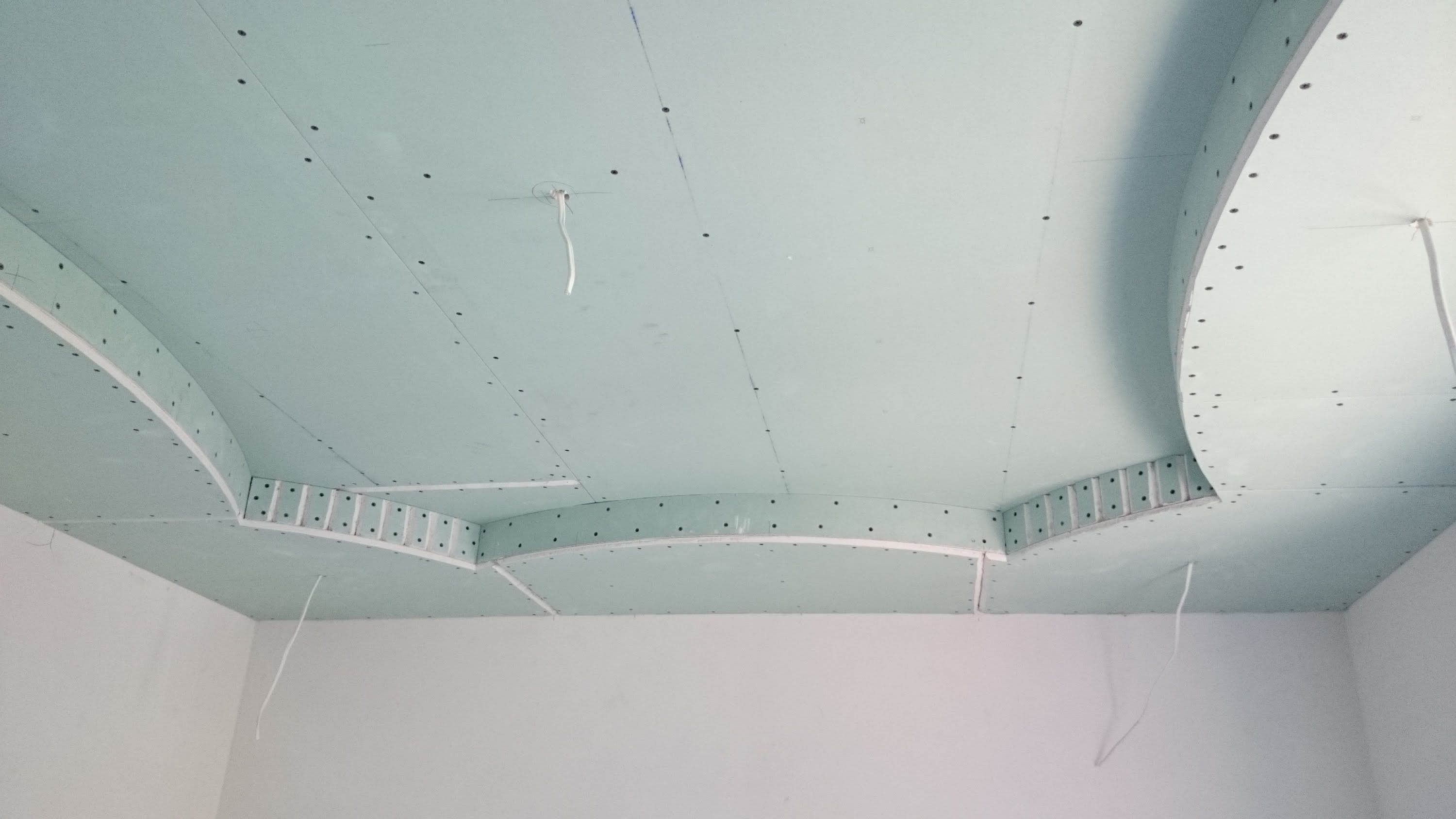 Как самостоятельно сделать потолок из гипсокартона