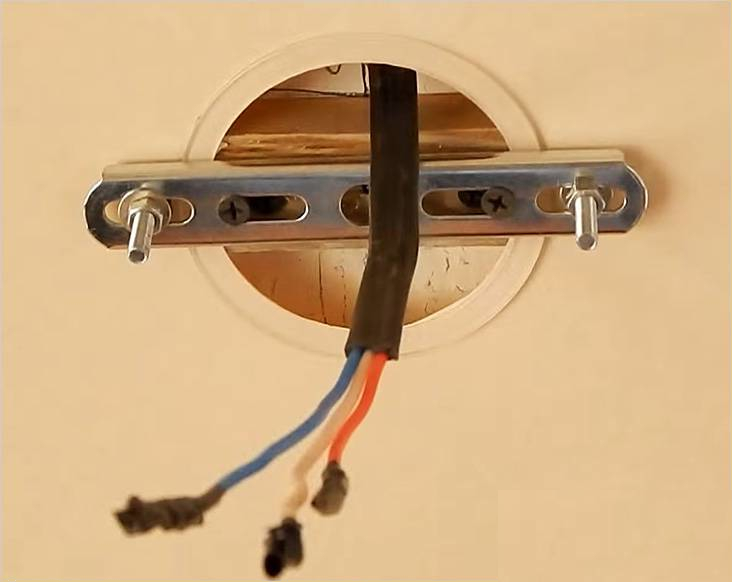 Как повесить люстру на натяжной потолок – «Престиж»